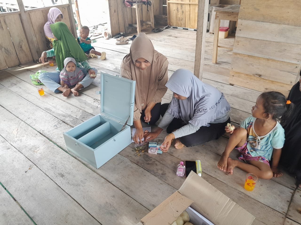 Menerapkan Literasi Keuangan Melalui VSLA ke Masyarakat Pesisir