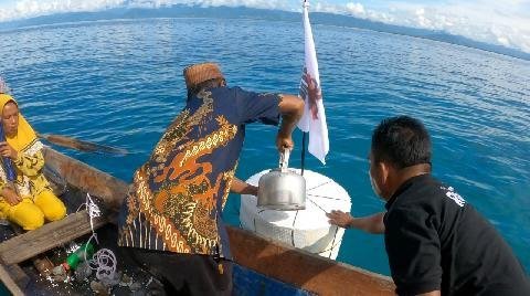 Ritual Adat Tandai Penutupan 281 Hektar Lokasi Tangkap Gurita Torosiaje